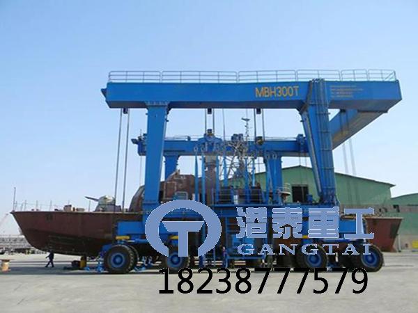 电动游艇搬运机在上下水作业中的注意事项